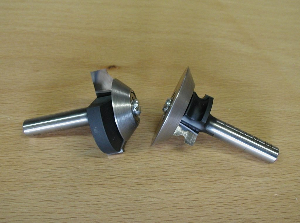 Pyöreät reunat kaltevilla kapeilla sivuilla